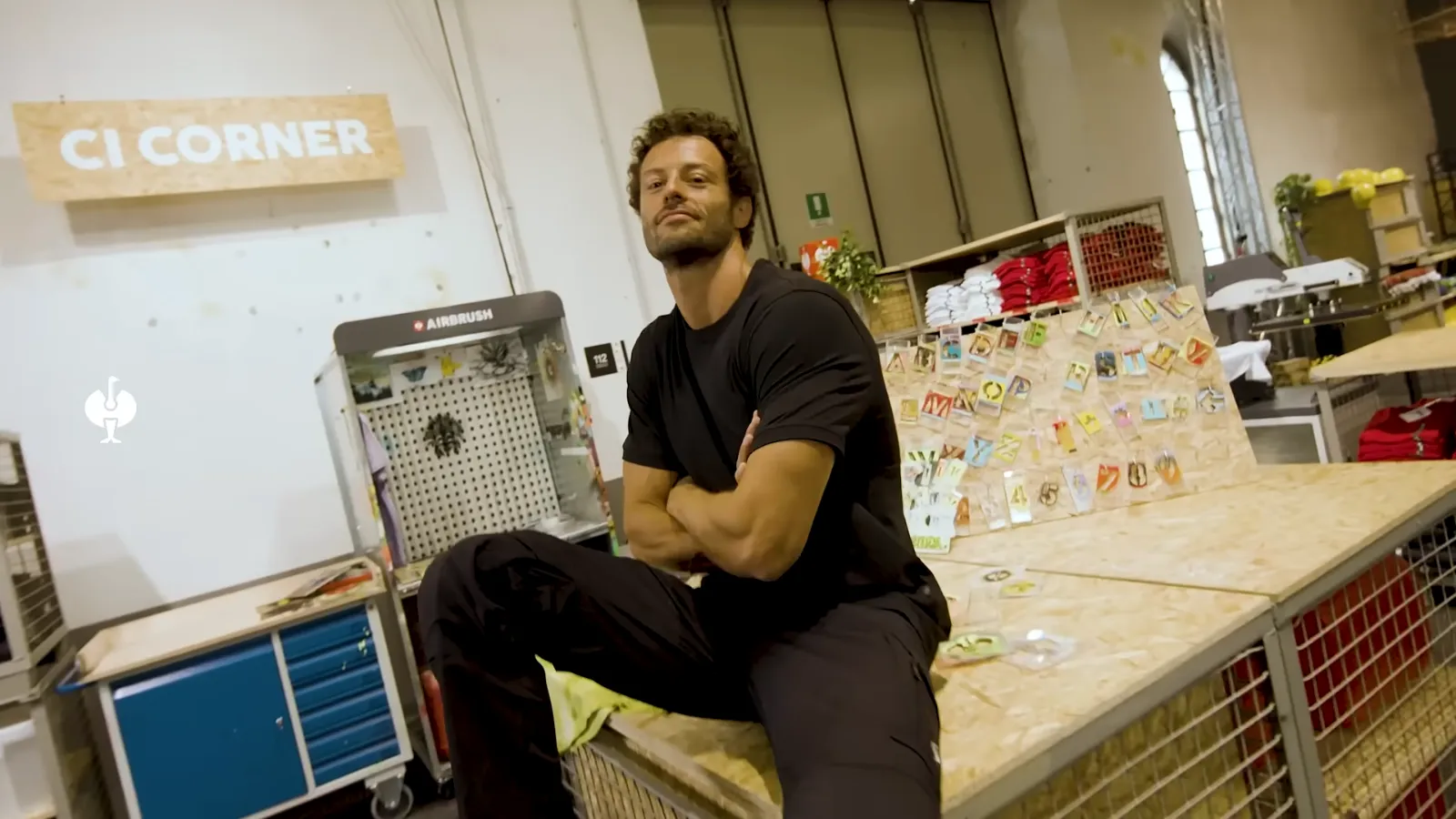 Still 2 aus Strauss Pop-up Store Bergamo